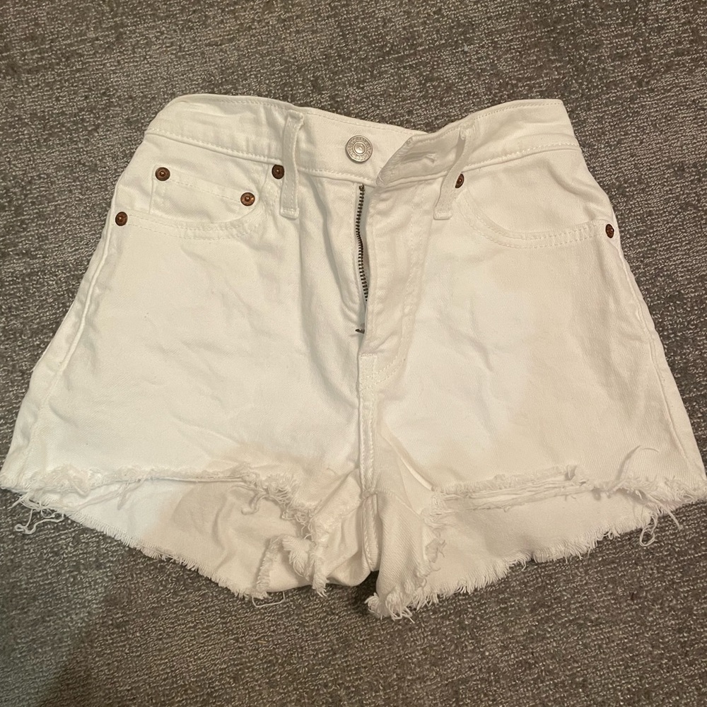 Levi’s white high waisted jean shirt size 24